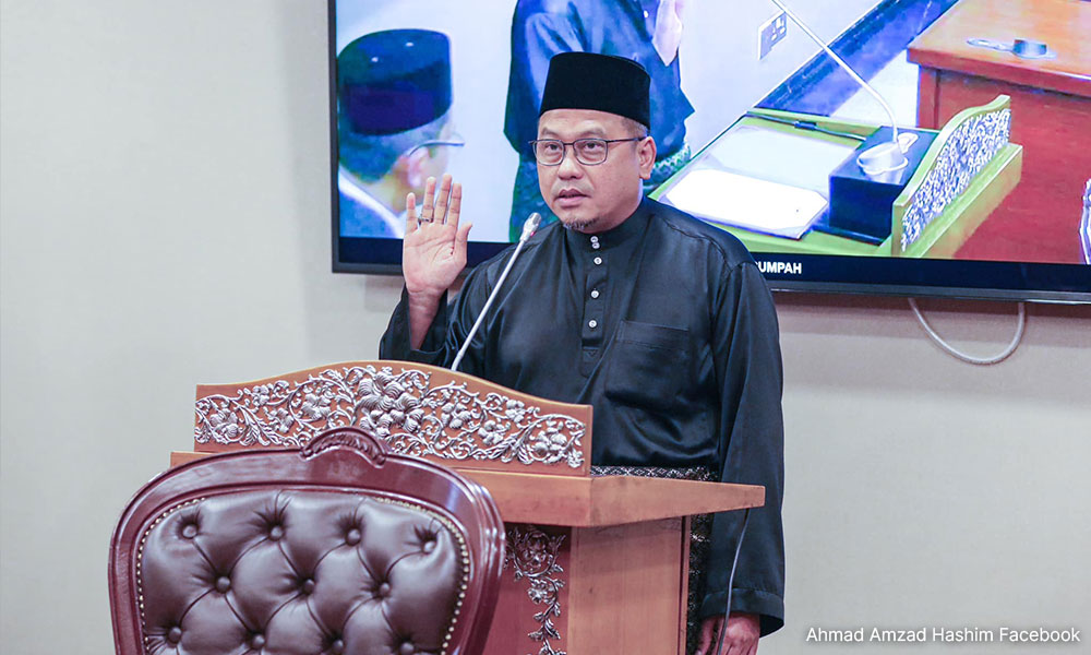 Ahmad Amzad sworn in as Kuala Terengganu MP