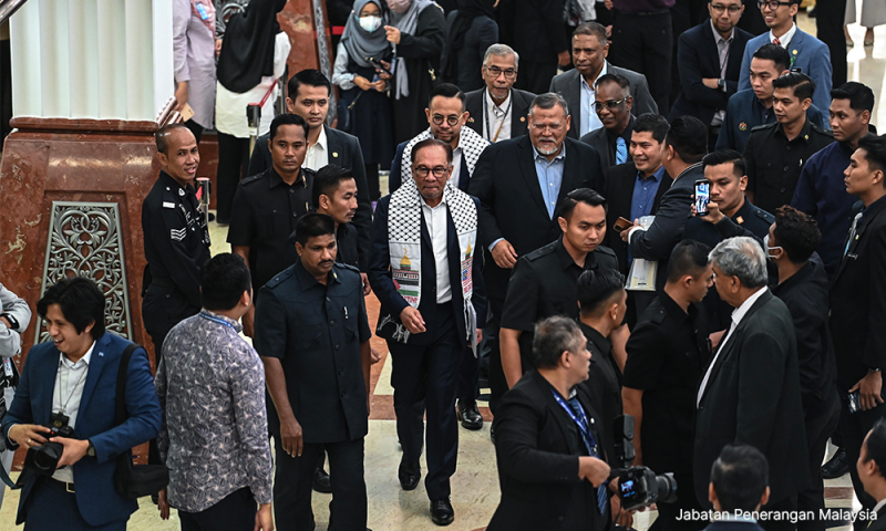 Anwar, Mahmoud Abbas bincang perkembangan terkini di Gaza