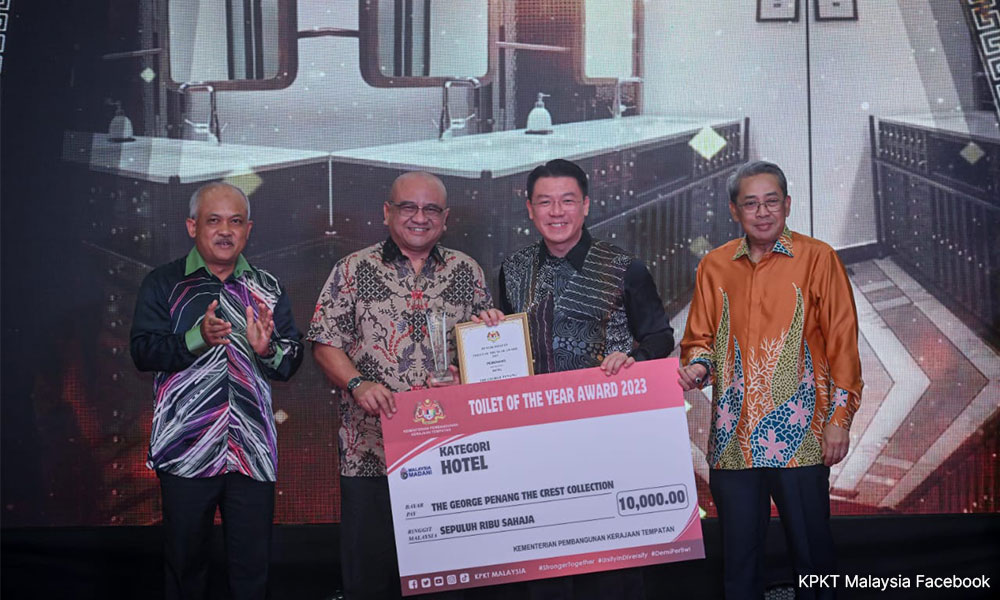 Govt awards RM10,000 each to five 'BMW-class' toilets