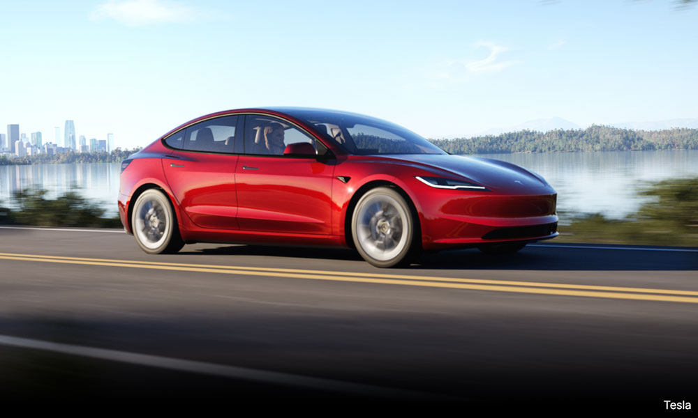 Tesla lancar sedan elektrik Model 3 baru