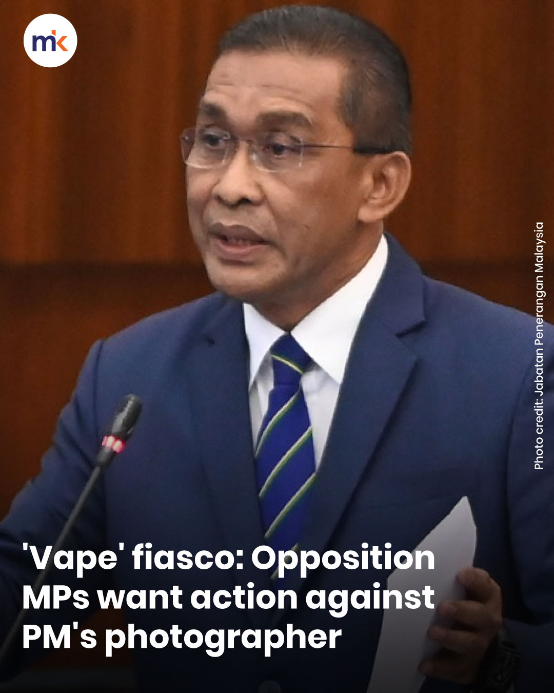 'Vape' fiasco: Opposition MPs want action against PM's photographer