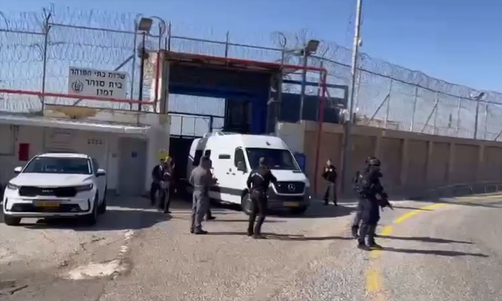 39 Palestinians freed in first Hamas-Israel prisoner exchange deal