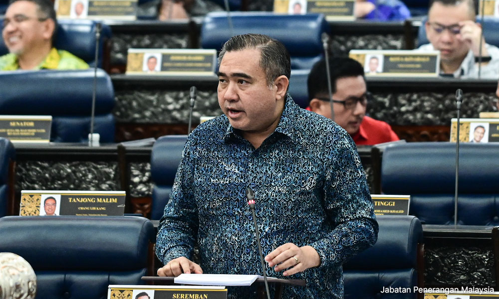Tak pernah orang masuk penjara sebab pasang cermin gelap - Menteri