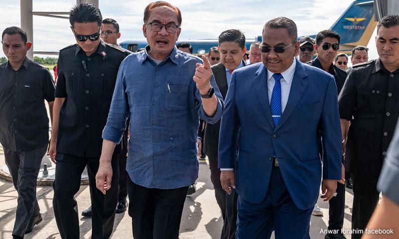 Ketiadaan kerusi - Wisma Putra jawab Sanusi tak dijemput