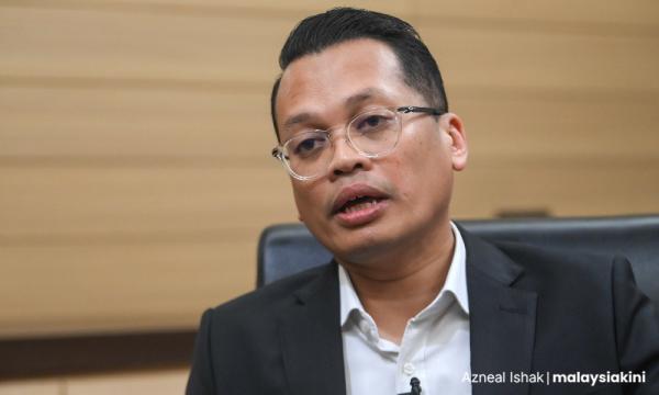 拉菲兹（Rafizi）之后，尼克·纳兹米（Nik Nazmi）第二PKR部长辞职