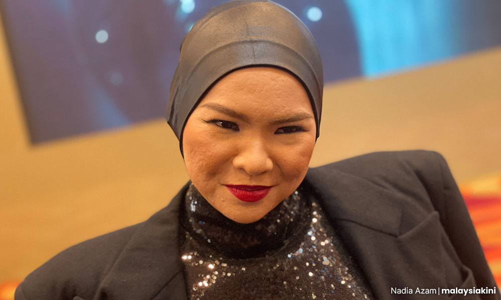 Dikaitkan macam 'panasnya' Coldplay, Aina kata tak paksa...