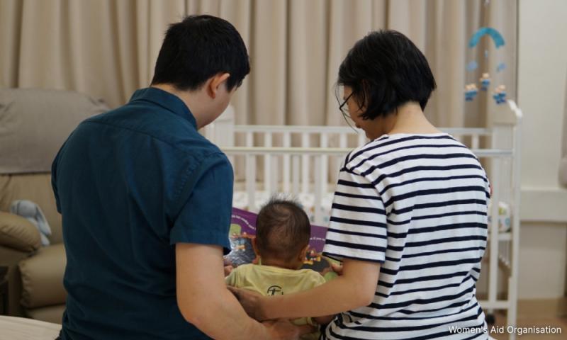 相信有助缩小薪资差距，论者倡议产假陪产假平等