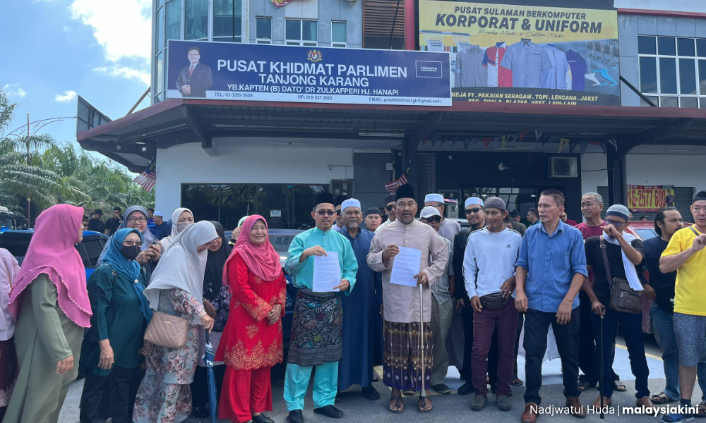 PN hantar memo ikut bawah daun pintu pejabat Zulkaferi