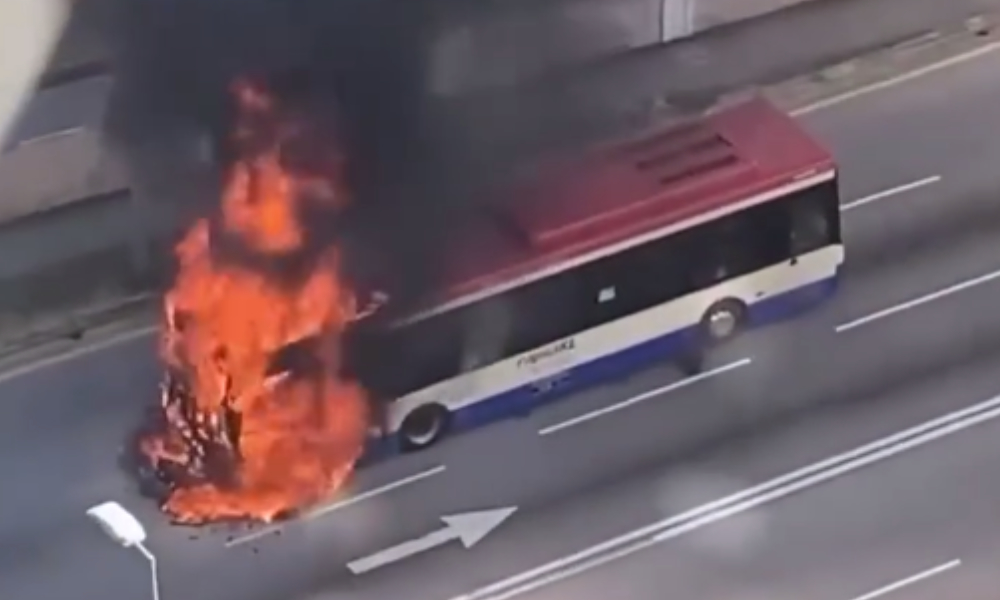 Bas  Rapid KL terbakar, enam penumpang selamat