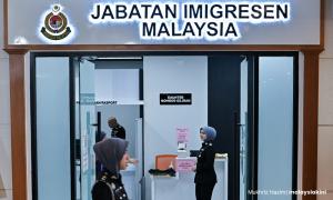 'Fly syndicate': Immigration sacks 20 officers, reprimands 21 