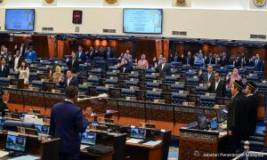 Kes Nik Elin: Mengapa Kelantan dipersalah, soal Takiyuddin