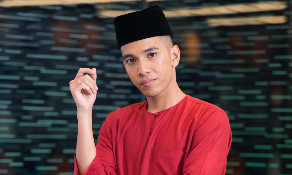 Tekad Naim Daniel nak martabatkan baju Melayu berbanding sut