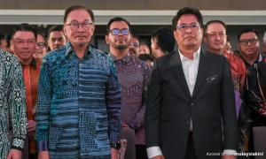 SNAPSHOT | Anwar defends Azam's NFCC appointment; Sarawak DAP chair loses defamation appeal