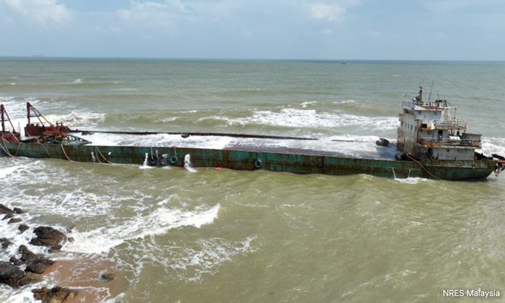 Cargo ship drifts off Kemaman port, no oil spills - Nik Nazmi