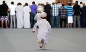 Umat Islam sambut 1 Syawal dengan solat sunat Aidilfitri