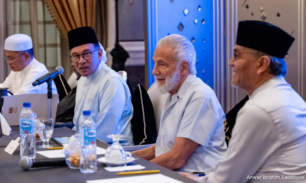 PM thanks Yusuf Islam for inspiring talk, waits for his 'peace train'