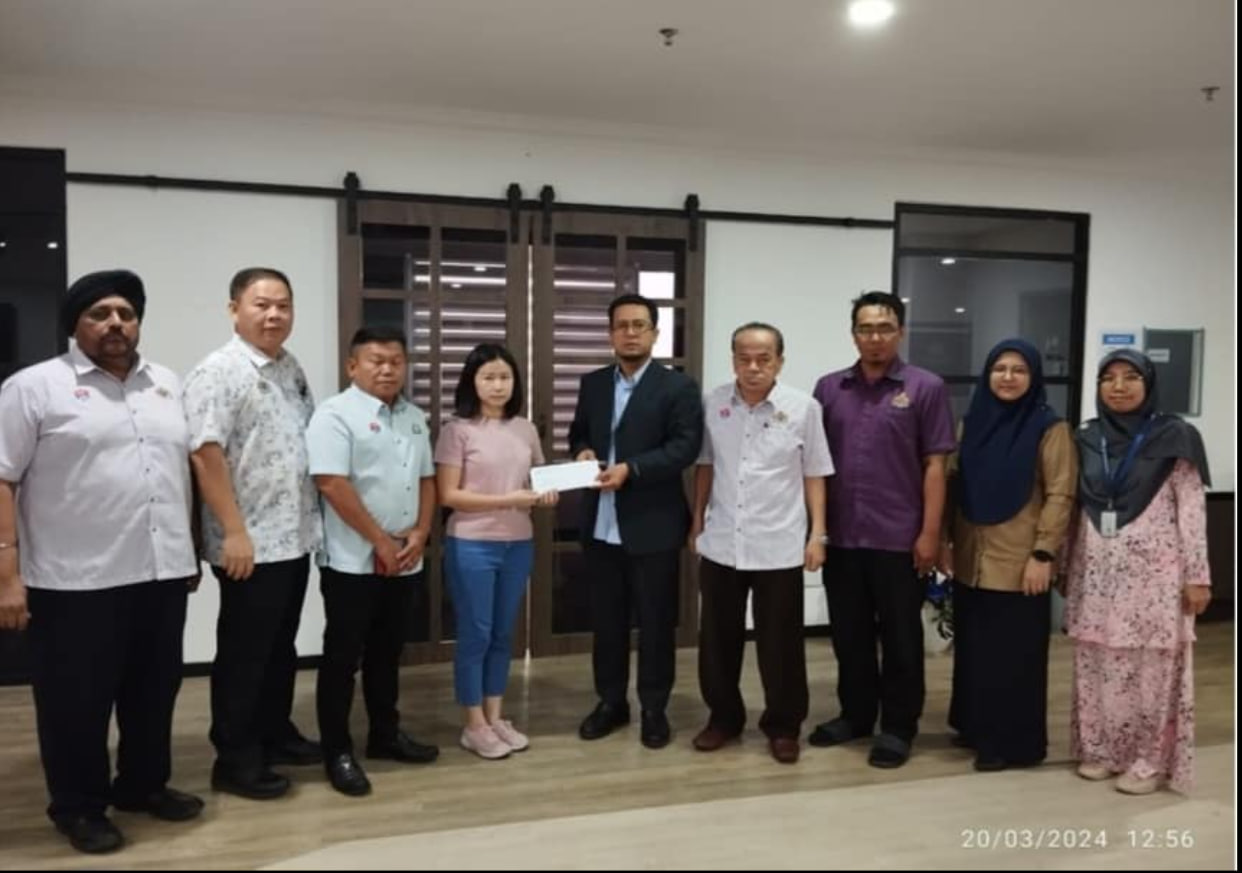 Lesen perniagaan kilang berkaitan stoking tertera kalimah Allah ditamatkan