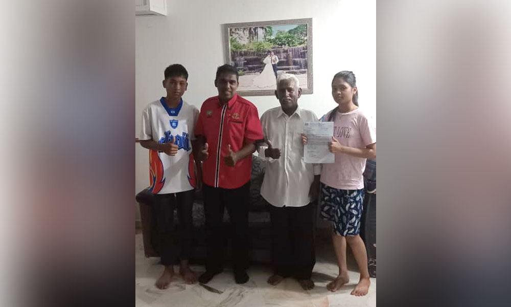 'My granddaughter now citizen, but still needs to pay foreign student fee'