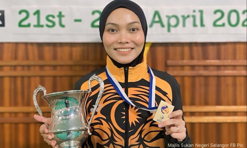 Nor Farah ranks world No 1 in women's lawn bowling