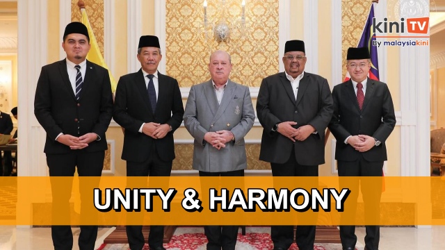 Agong calls for unity in audience with Umno, DAP leaders