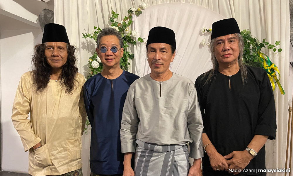 'Saya belum mati, mana royalti kami'
