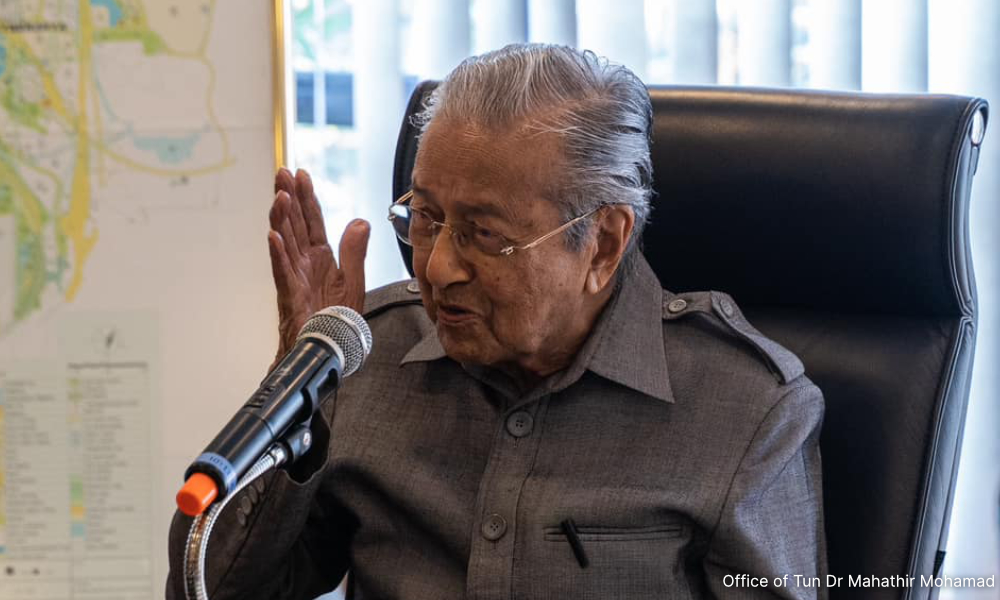 Dr M: Ex-AG Apandi should be punished, not compensated