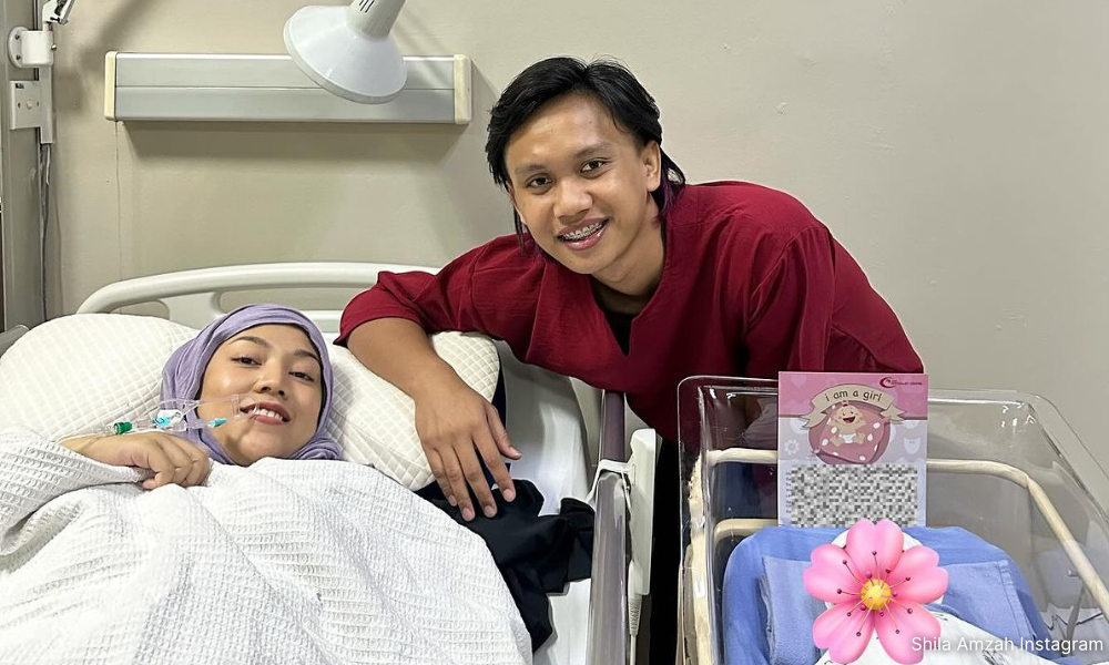 Shila, Ubai sambut puteri Rhea Akira