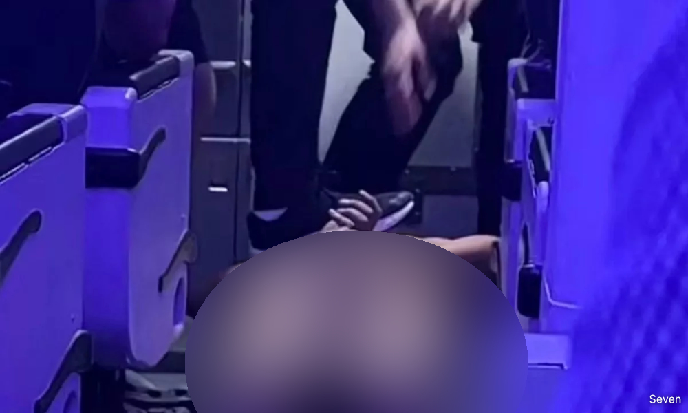 Penerbangan Virgin Australia berpatah balik akibat lelaki bogel