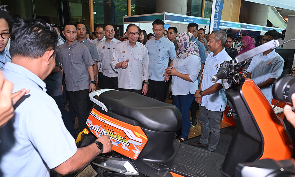 Gaji penjawat awam naik wajar untuk hadapi inflasi - pakar