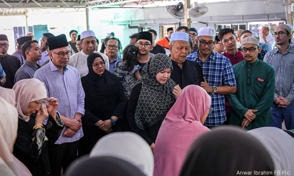 Anwar ziarah keluarga Fadhlina