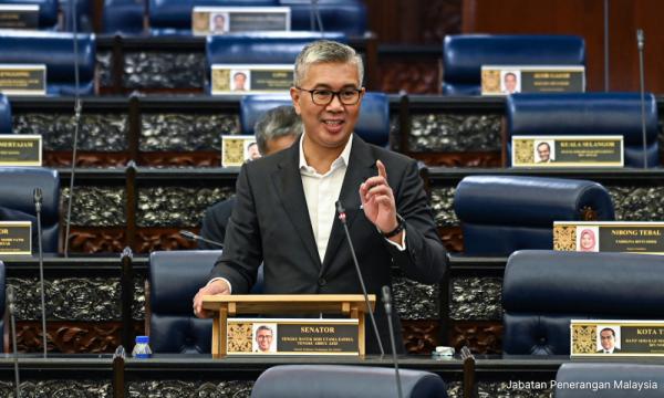 Tarif turun, Dasar Bumiputera kekal: Malaysia tak gadai maruah - Zafrul