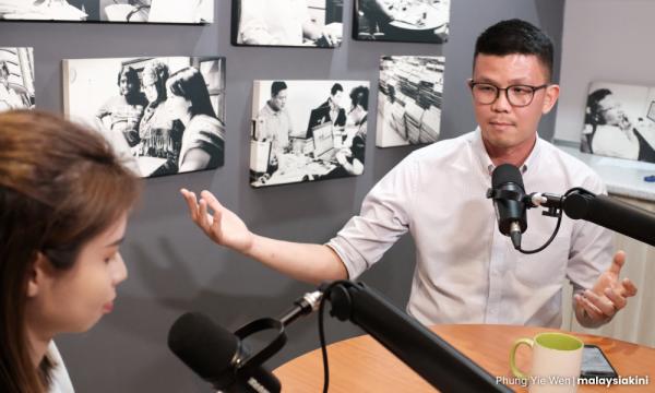 PKR MP reminds Anwar of his lecturing days after ban of leftist books