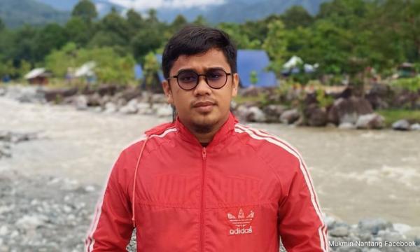 story-image