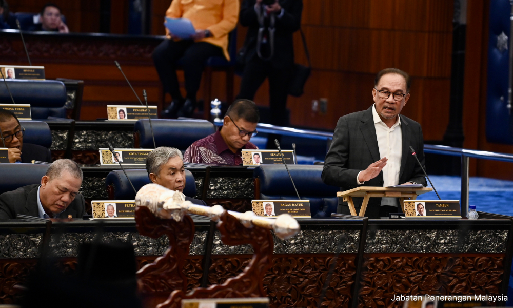 PM tegur Saifuddin kerana pakai batik pada hari Selasa