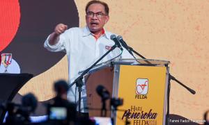 SNAPSHOT | Anwar questions GBP60m gap in proposed Felda hotel sale; Ismail Sabri gets pacemaker