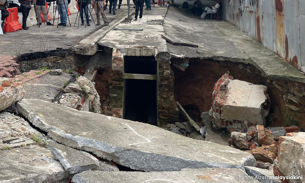 Large hole in Kg Kerinchi not due to sewage pipes - Indah Water