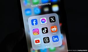 MCMC teruskan libat urus dengan platform media sosial - Fahmi