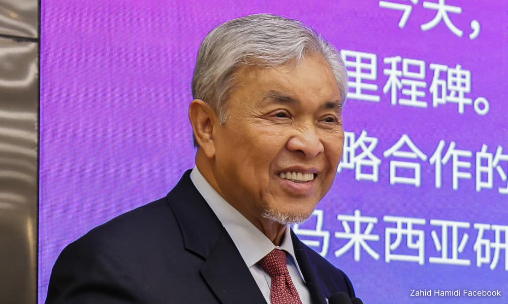 Zahid dismisses Azmin's dare to form BN-Harapan govt in Johor