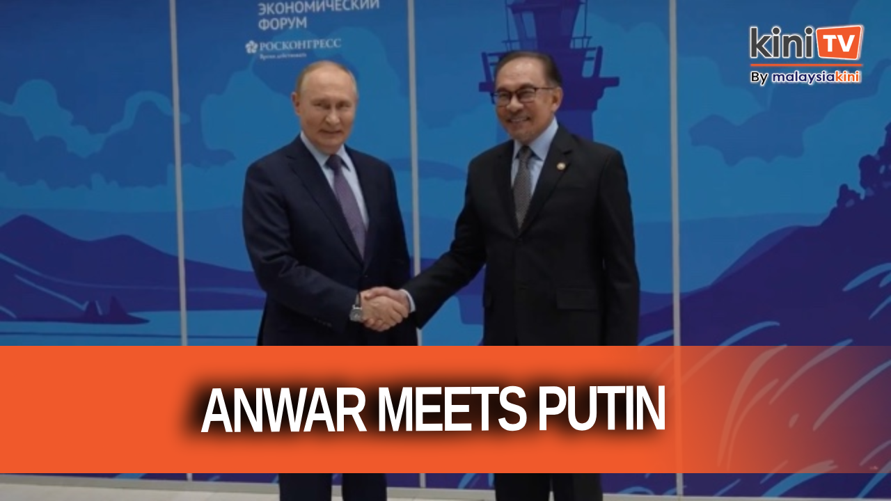 PM Anwar holds bilateral meeting with Russian President Vladimir Putin