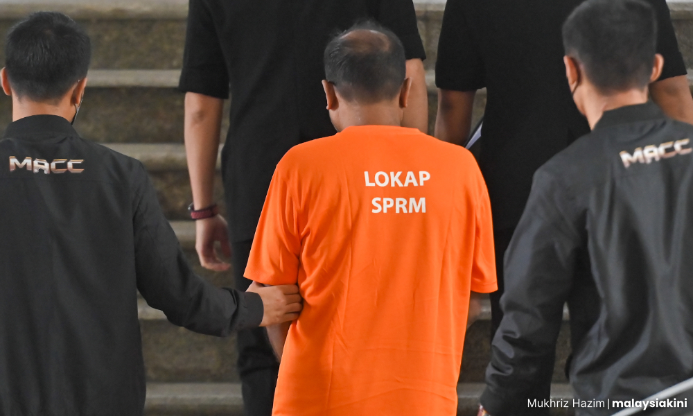 Bangladesh firm owner allegedly bribes officers to bring in foreigners via KLIA