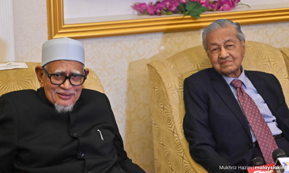 Hadi: Salahkan Mahathir bagai tutup bangkai dengan tapak tangan