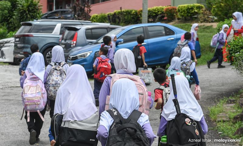 若气温连续三天超过37°C，学校可临时停课
