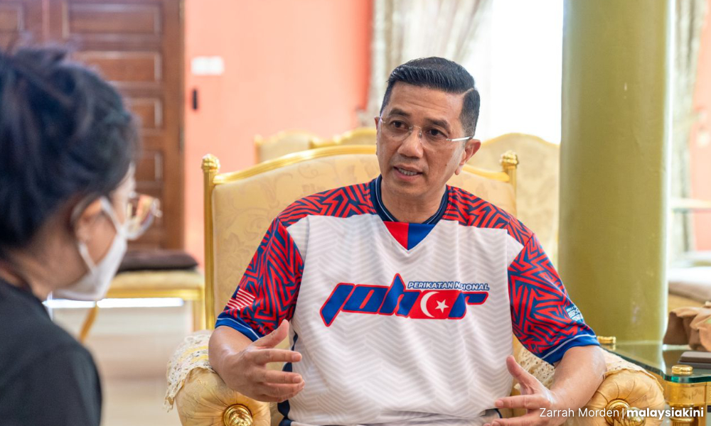 Sijil halal tak sepatutnya jadi isu besar, kata Azmin