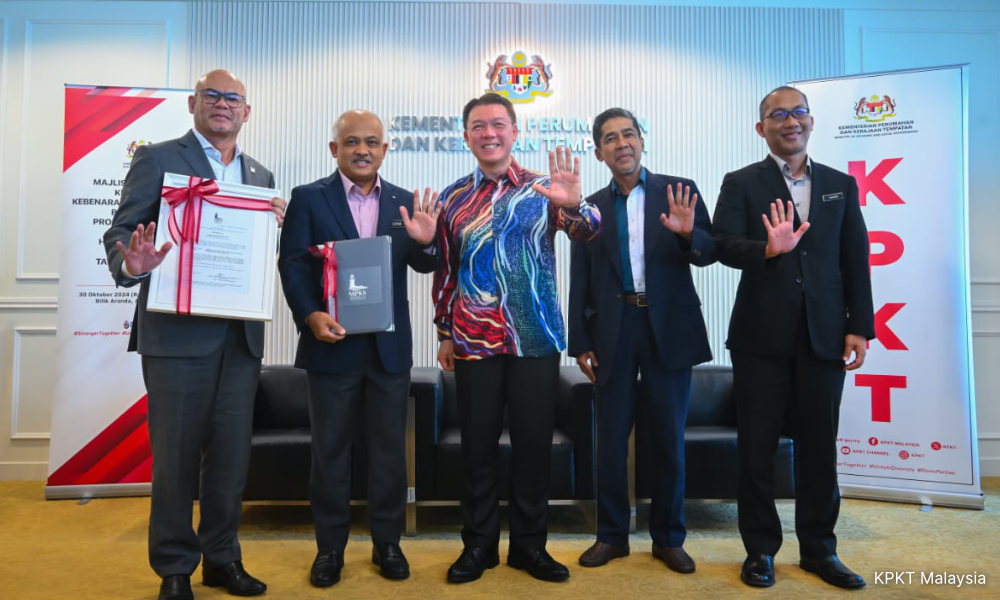 Lepas enam menteri, pekerja estet Bestari Jaya akhirnya dapat rumah