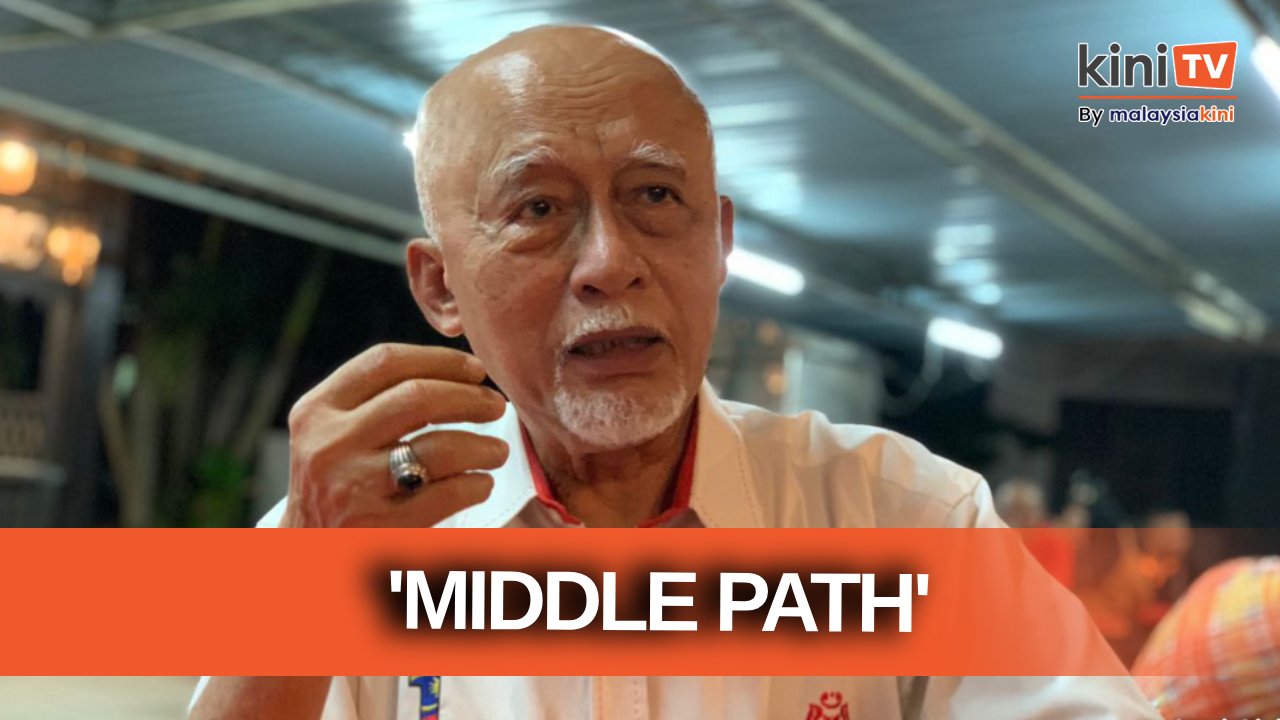 Umno veteran proposes 'middle path' as a solution to Johor clash