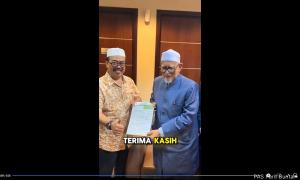 PAS welcomes Umno president's brother as new member