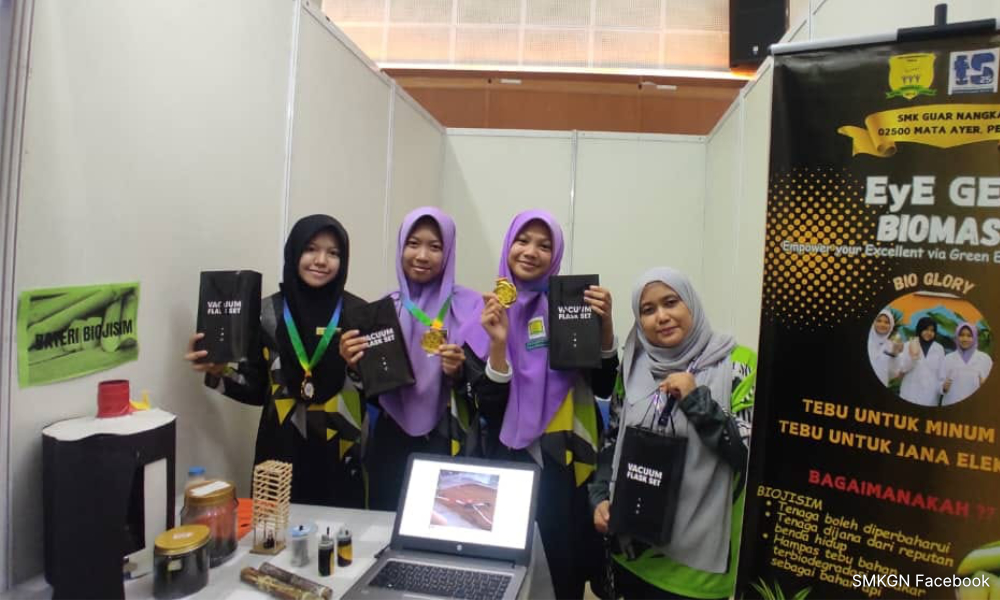 Dari hampas tebu menjadi bateri - 3 pelajar raih pingat emas
