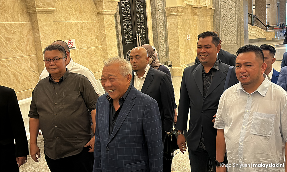 Rasuah RM2.8 juta: Kronologi kes Bung Moktar, Zizie Izette