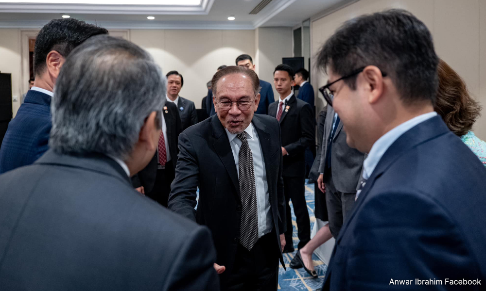 Anwar sees rising interest in M'sia among Chinese investors, companies