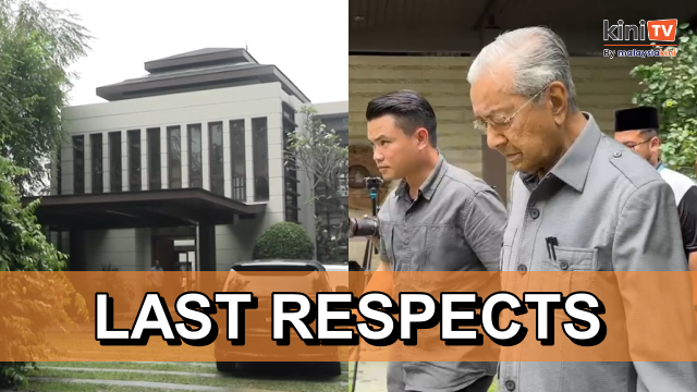 Dr Mahathir, political leaders visit Daim's home to pay last respects